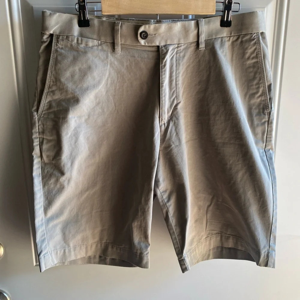 MARKS AND SPENCER Stormwear Pale Green Chino Shorts size 36In Mens Summer